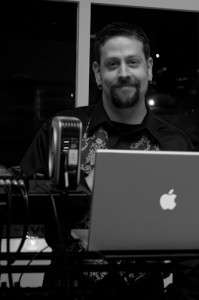 DJ L8Knight spinning at a Seattle wedding